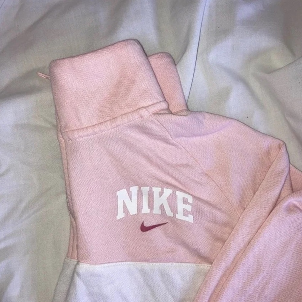 Nike Cropped Sweater